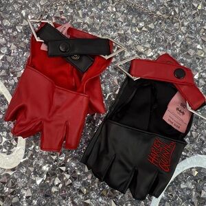 DC Harley Quinn Fingerless Gloves in Red and Black gloves